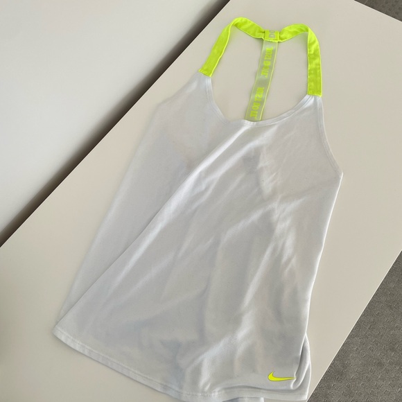 Nike Dri-Fit tanks 2 for 1 deal - Picture 3 of 6